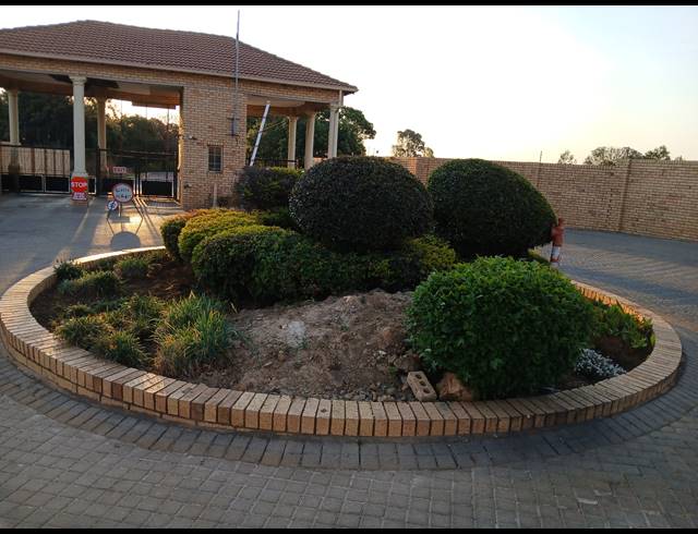 2 BEDROOM SECTIONAL TITLE FOR SALE IN GREENHILLS